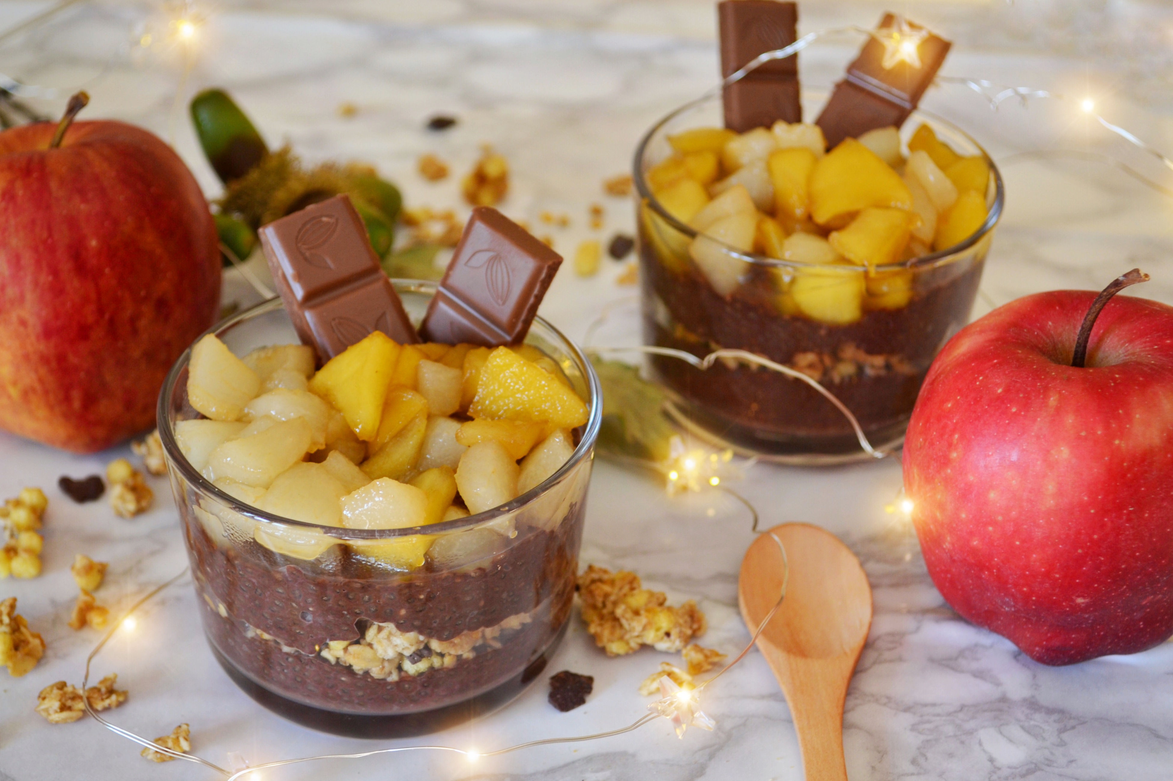 Chia Pudding al cioccolato e pere caramellate