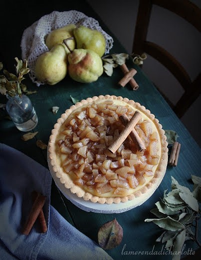 Torta con crema e pere alla cannella